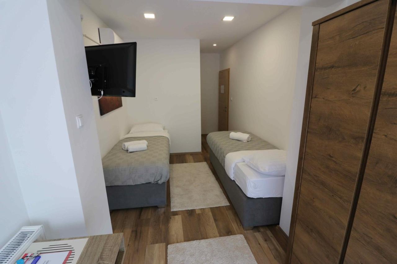 Forum Apartmani I Sobe Donji Miholjac Exterior foto